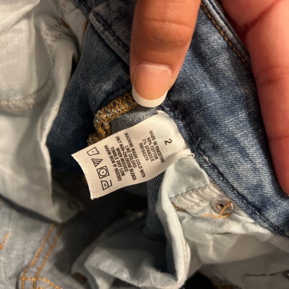 High waist jean shorts - Picture 2 of 3